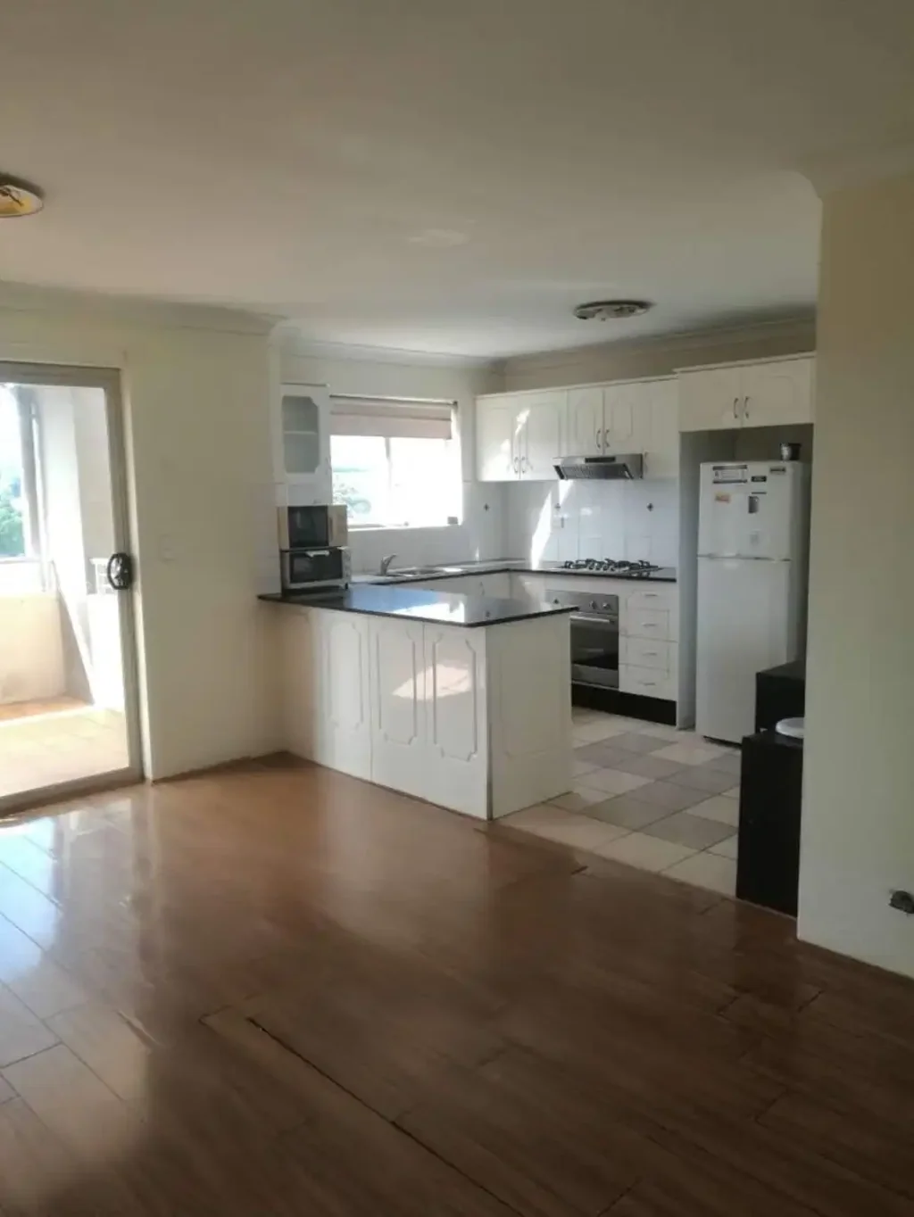 Fully furnished Modern North East Facing Two Bedrooms Apartment in Prime Location