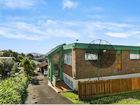 More Is Less In Glenfield 5 beds and 2 baths