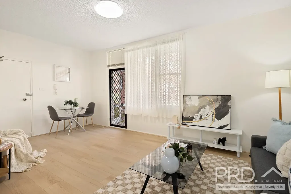 Kogarah 1ਬੈੱਡਰੂਮ GARDEN-STYLE LIVING WITH TOTALLY RENOVATED INTERIORS