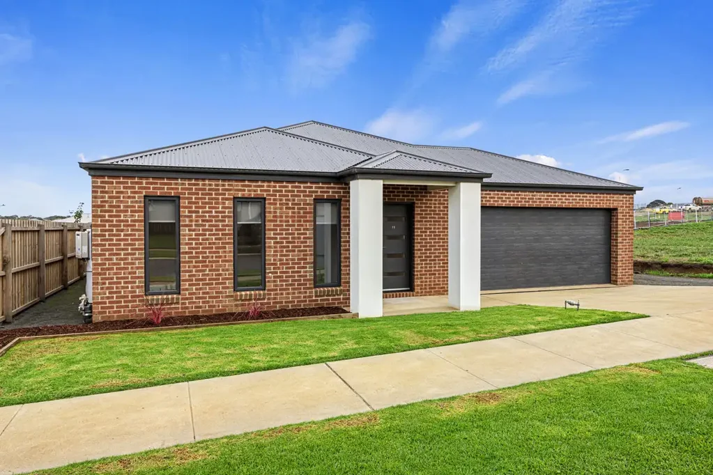 Warrnambool 4房  HOME BEAUTIFUL... CLASSY CONTEMPORARY LIVING