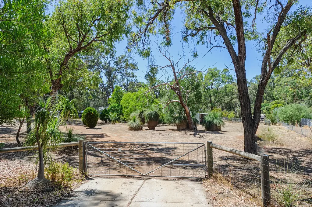 120 Bailup Road, Wooroloo, WA 6558