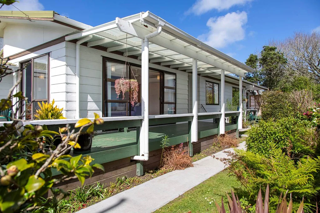 Helensville 4房  A CRACKER ON KARAKA LOCATION! LOCATION! LOCATION!