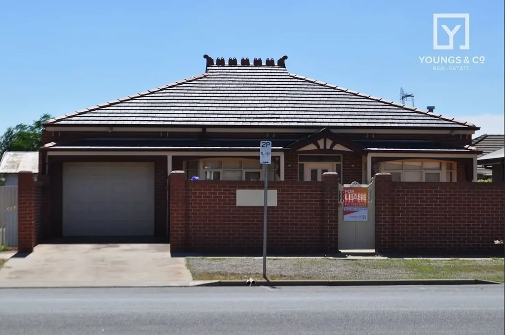 Charming Central Townhouse – Walk to Shepparton CBD