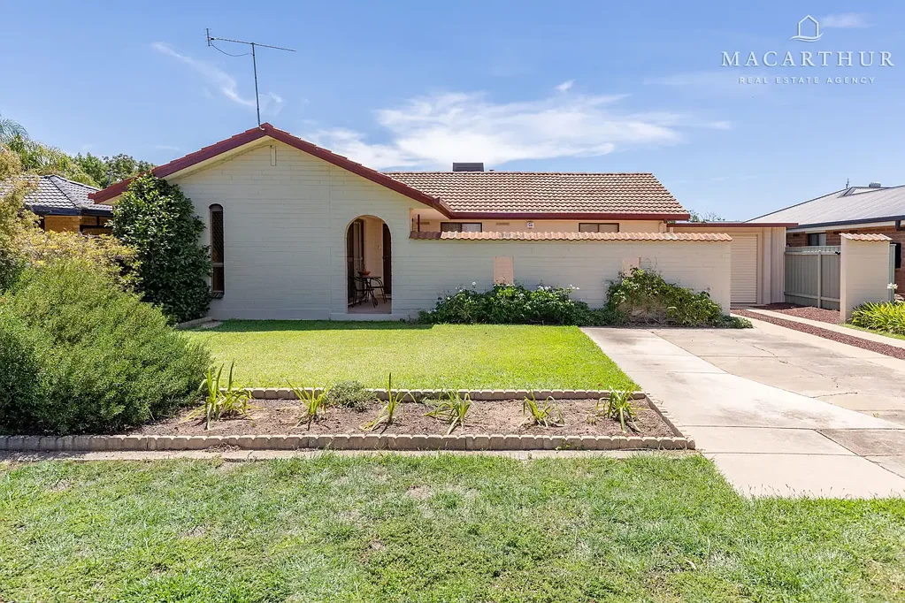 64 Vincent Road, Lake Albert, NSW 2650