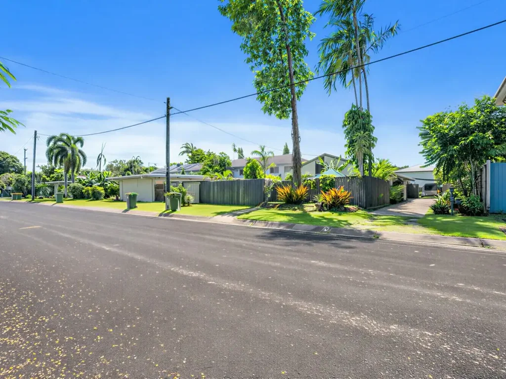 Yorkeys Knob 4房  Investors: Full Duplex + Tenants = Done Deal