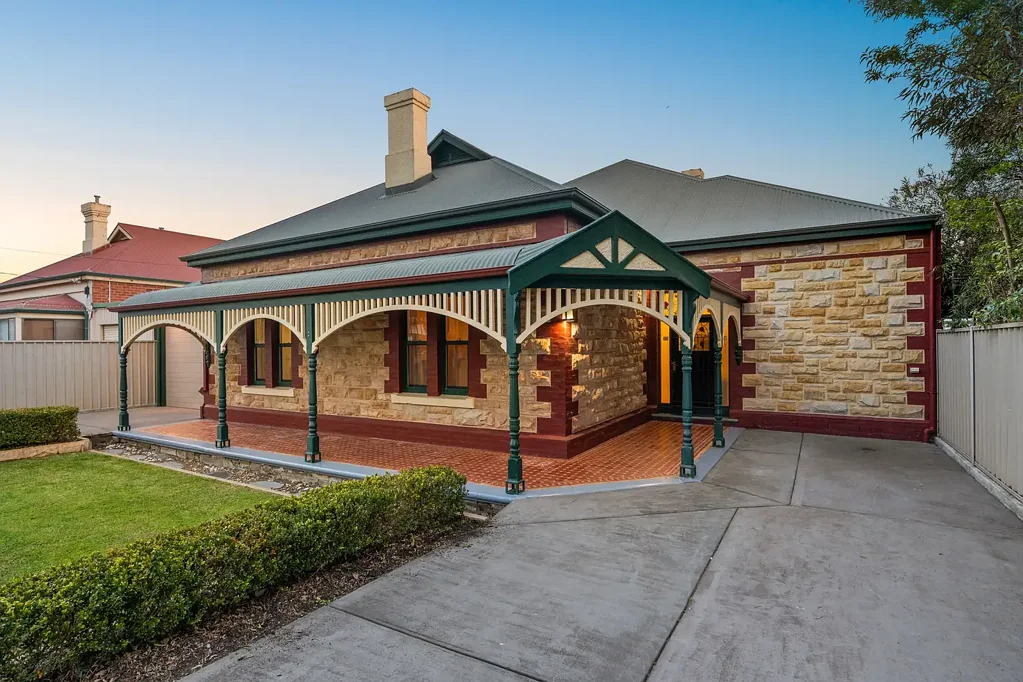 Largs Bay 4 Bedroom Character Up Front, Summer Out Back