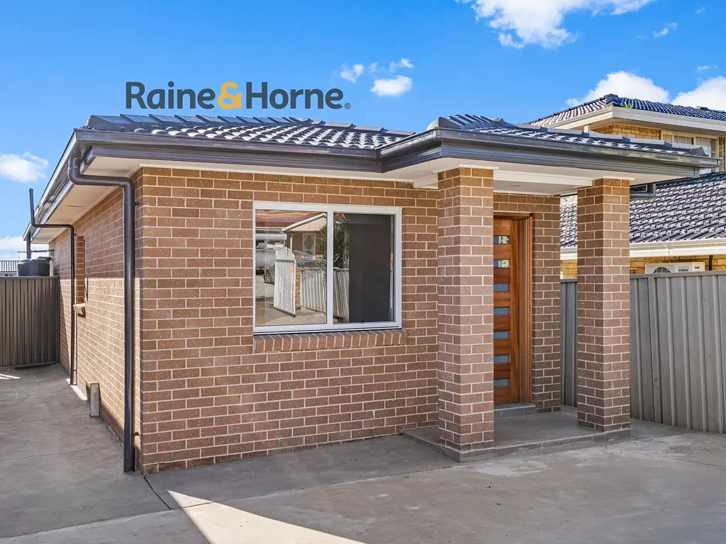 BRAND NEW FREESTANDING GRANNY FLAT!!