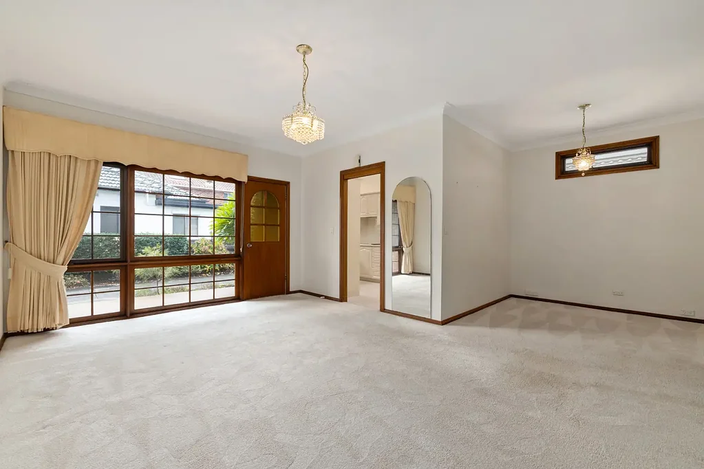 Quiet & Convenient Villa Moments from Brighton Beach