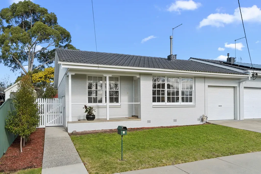 3 Mcarthur Street, Camperdown, VIC 3260