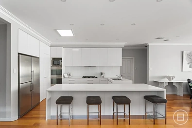 9 WICKHAM GR, STRATHMORE VIC 3041, 4房, 2浴, House