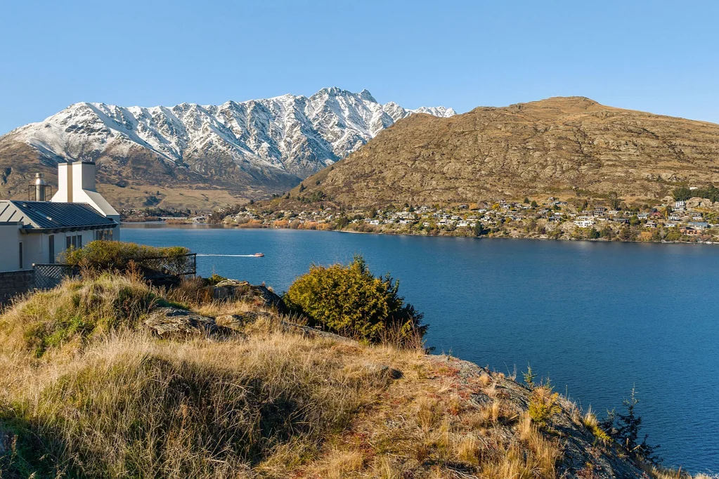 Queenstown Trophy Retreat or Brillant Landbank