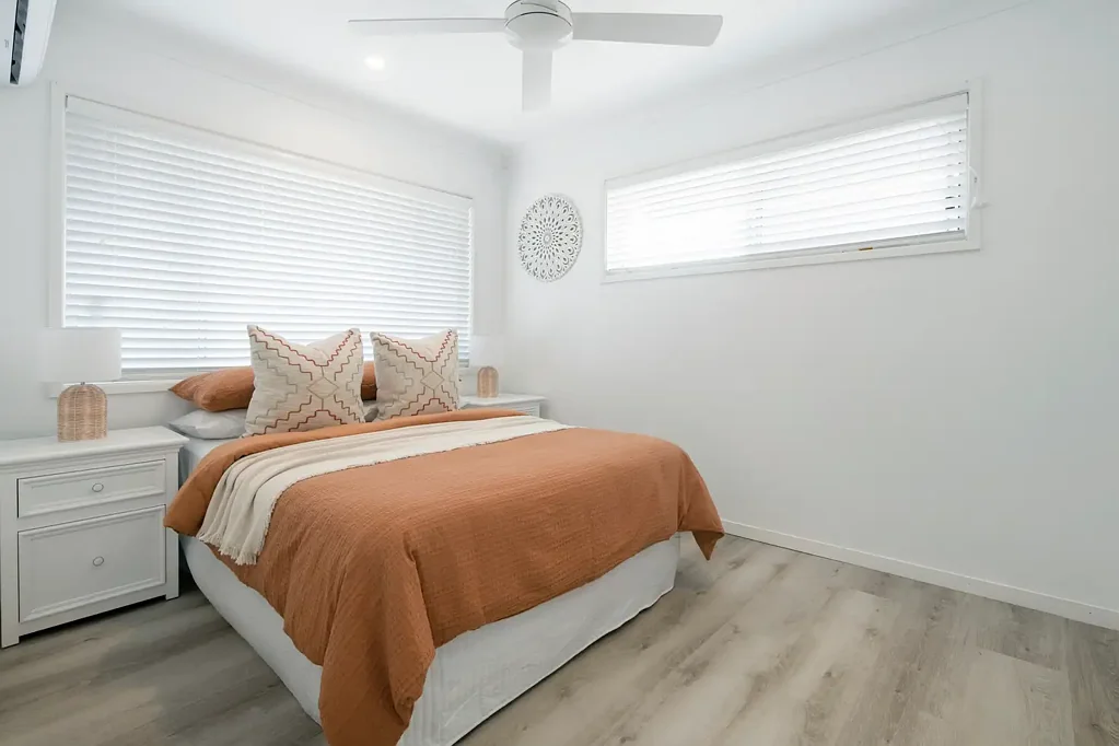 SHORT TERM only 29/9/25 -4/11/25  5 weeks.    Beautifully Renovated Mermaid Beachside Unit-Fully Furnished