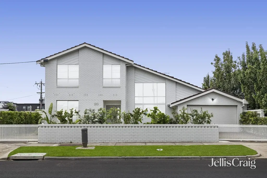 180 Blackshaws Road, South Kingsville, VIC 3015