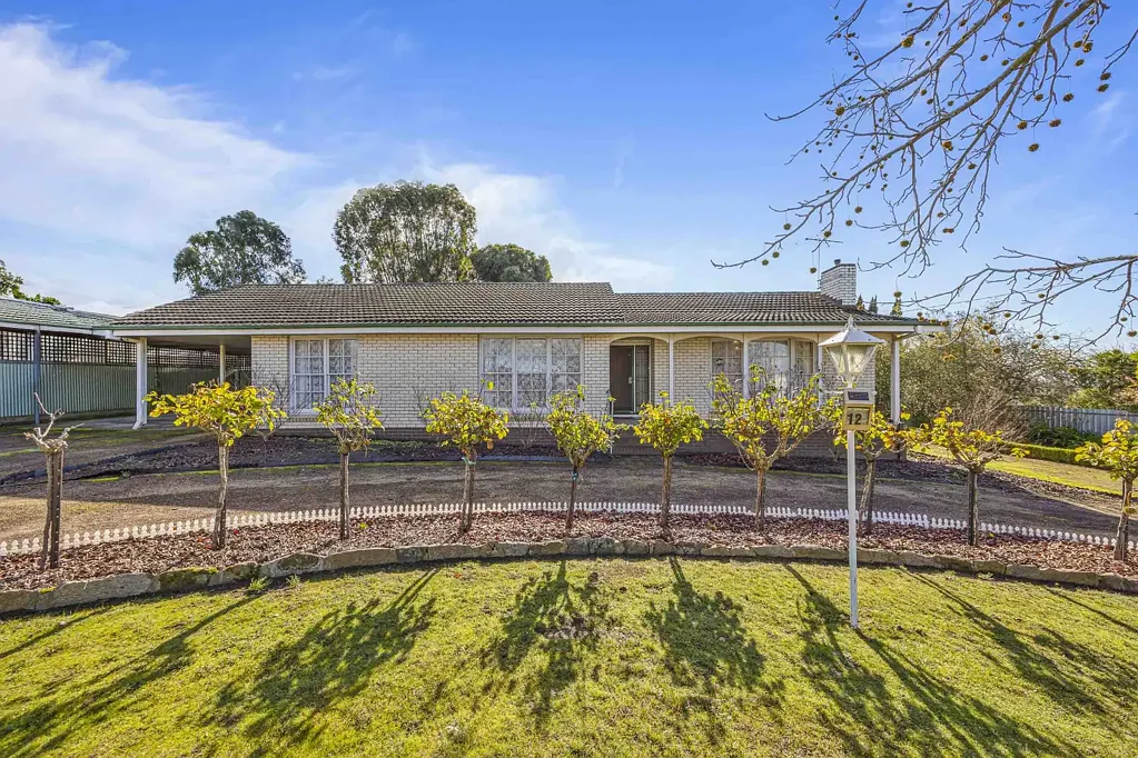 Ararat 3 Bedroom West End Opportunity on a Generous 2,043m² (approx.) Allotment - Space, Comfort & Potential