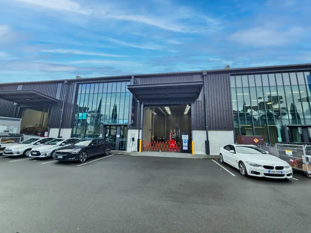 Onehunga Centrally Located Warehouse - Near New!
