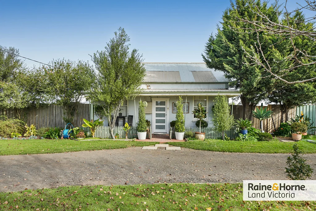 Werribee South 3Habitaciones Prime 1,520m² Lifestyle & Investment Opportunity in Thriving Werribee South!!