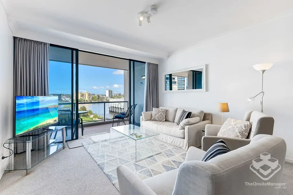 SPACIOUS FURNISHED APARTMENT WITH RIVER VIEW