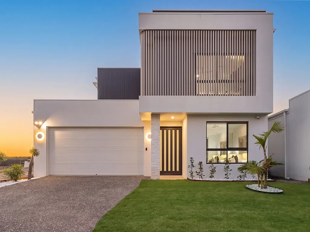 Newport 5房 高端奢华，尽览海湾与山脉全景 Elevated Luxury with Panoramic Bay & Mountain Views
