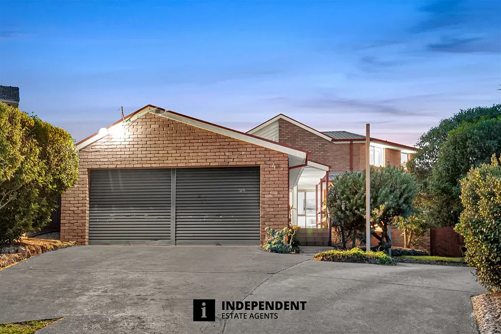 Frankston 4房  Wake up every day to breathtaking views across Port Phillip Bay