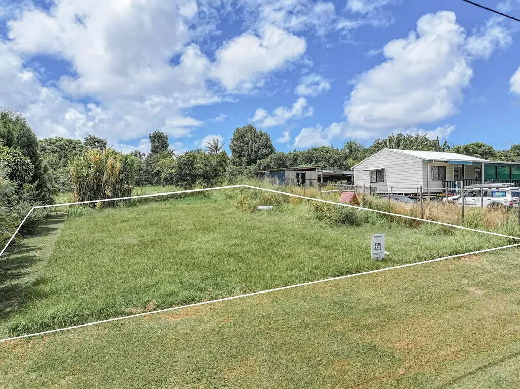 Russell Island Elevated 612sqm Block – Backs Onto a Retired Farm with Potential Water Vie