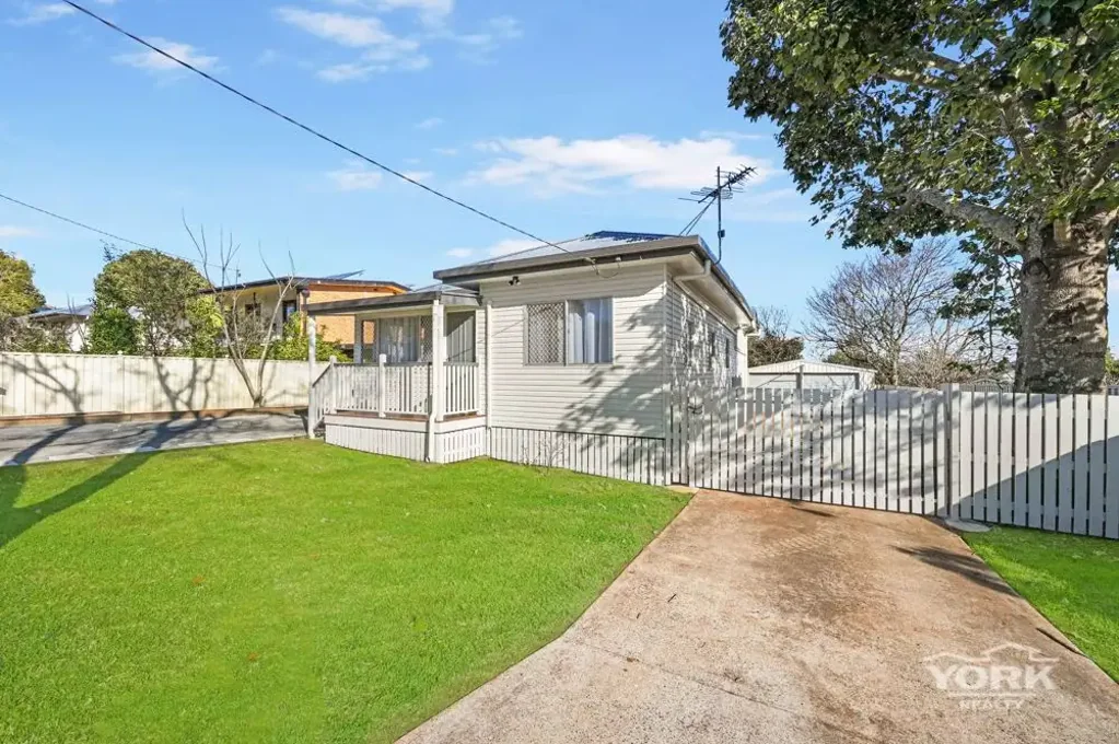 20 Boland Street, North Toowoomba, QLD 4350