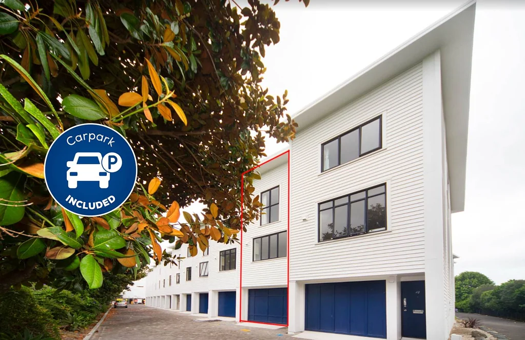 3 Bedroom Town House with 2 indoor car spaces ...