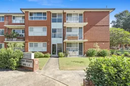 8/1 Gray Crescent, Eastlakes