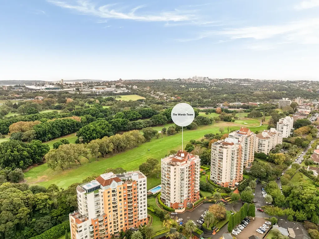 Kensington 3غرفة نوم Skyline-To-Bay Sub-Penthouse In Raleigh Park Estate