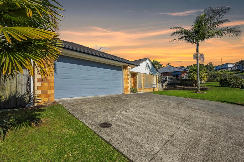 Helensville 4ਬੈੱਡਰੂਮ Market Debut After 20 Years – Solid Family Home
