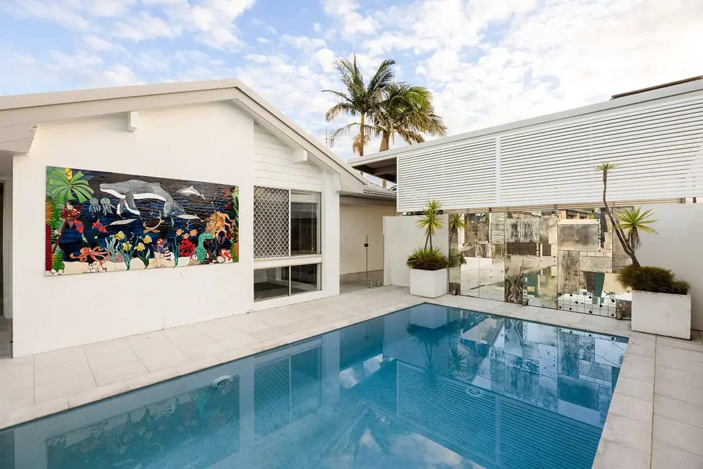 Golden Beach 5房  ​The Complete Lifestyle Home: Golden Location + Room for ALL the Toys!