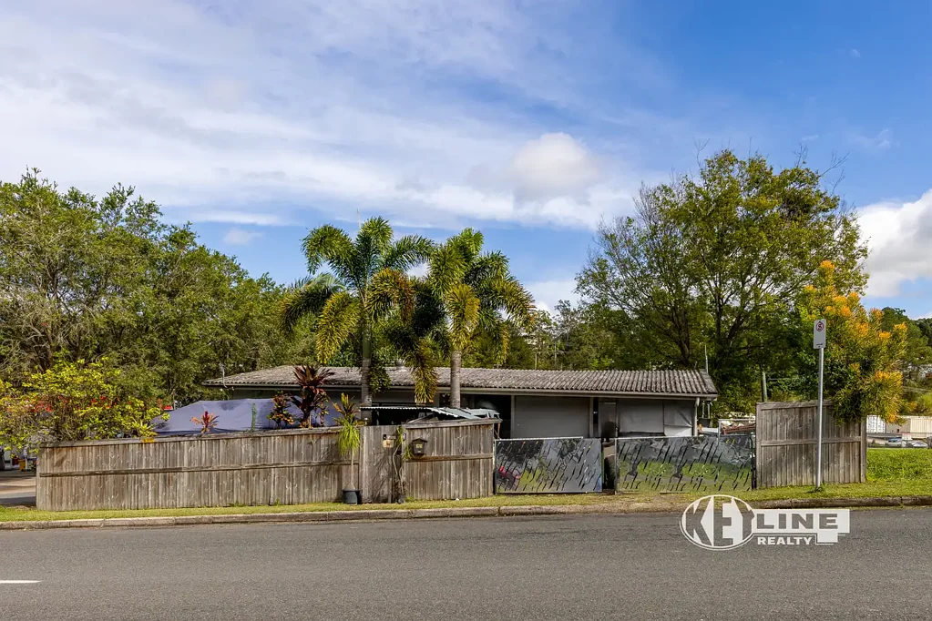 Nambour 3 Slaapkamer RENOVATOR'S DELIGHT ON RIGBY!