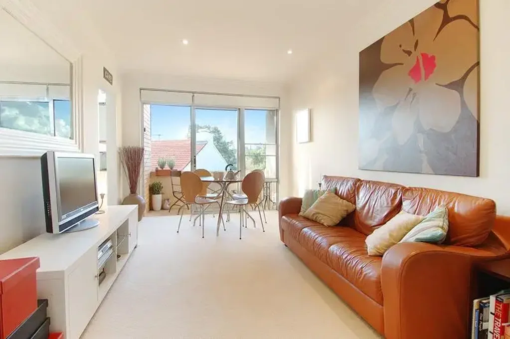 Spacious One Bedroom Apartment In Prime Location