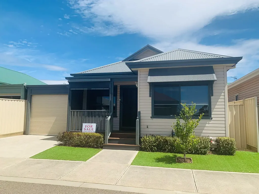 Kilmore 2બેડરૂમ Retirement Living at its best - 3 years old, established back garden and great views - Book your Private tour today!