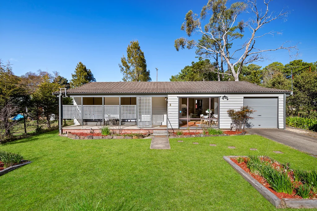 8 Sinclair Crescent, Wentworth Falls, NSW 2782