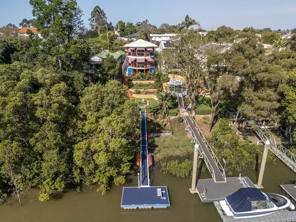 9 Vivian Street, Tennyson, QLD 4105