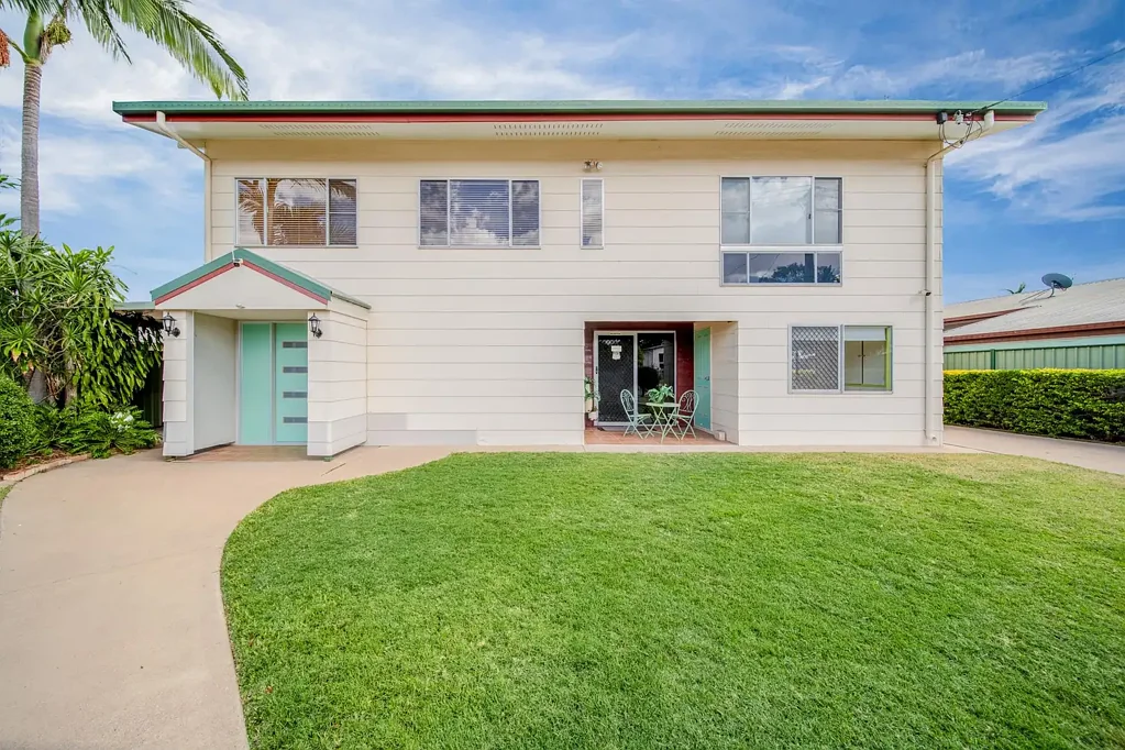 Emerald 3 Bedroom MASSIVE HOME WITH A MASSIVE SHED!