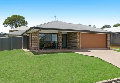 26 PERA CR, WARWICK QLD 4370, 4 Kuwarto, 2 Banyo, House