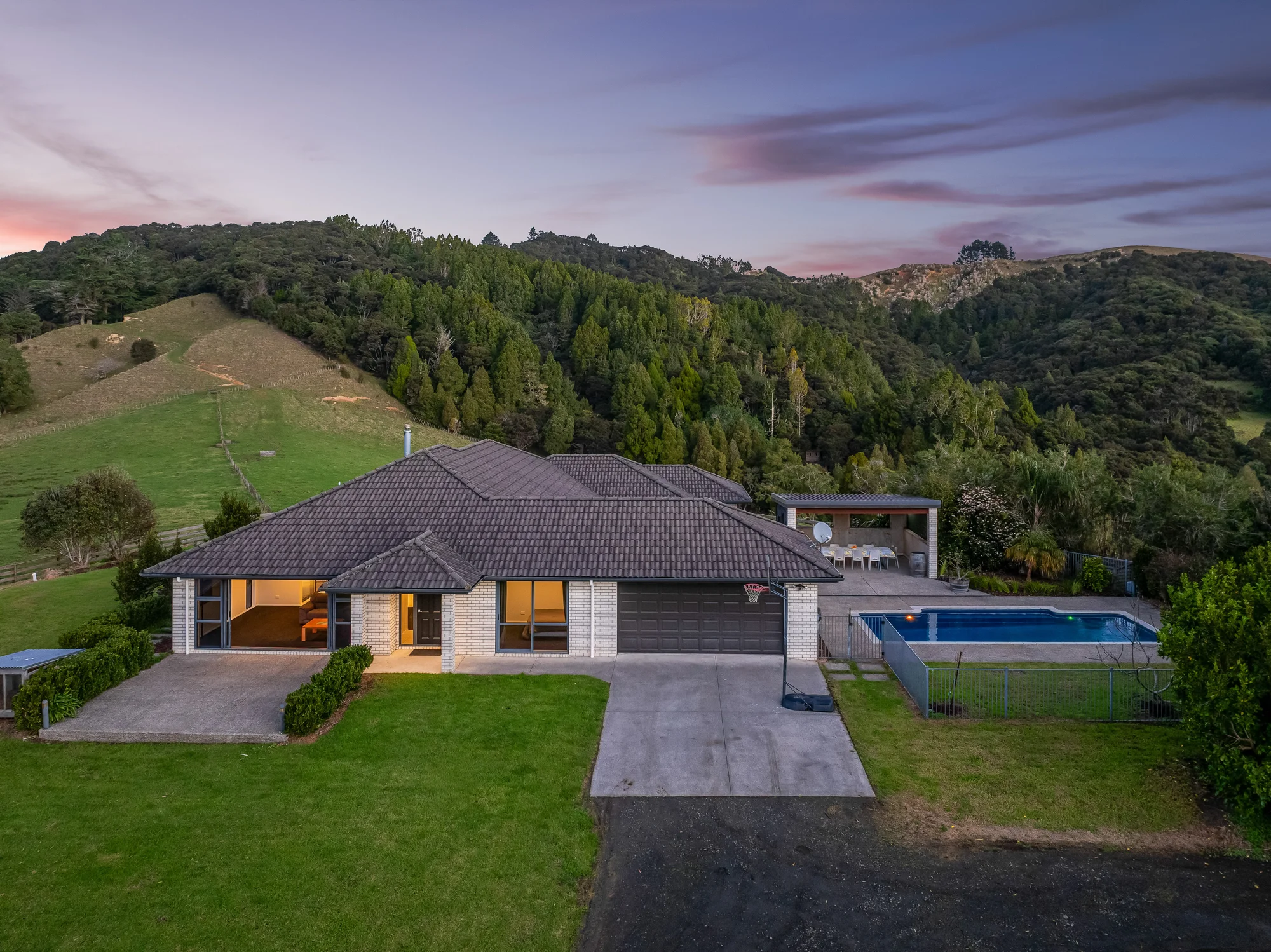 Makarau 7房 59.59公顷辽阔版图，自带分割潜力，开启您的私人马术帝国！ Where nature meets lifestyle