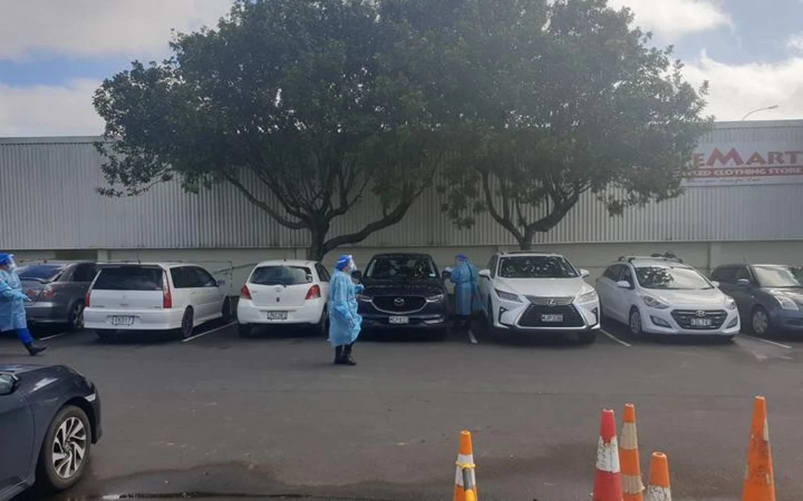 奥克兰检测量打破记录！单日涌现8000人，中区检测站被迫搬了