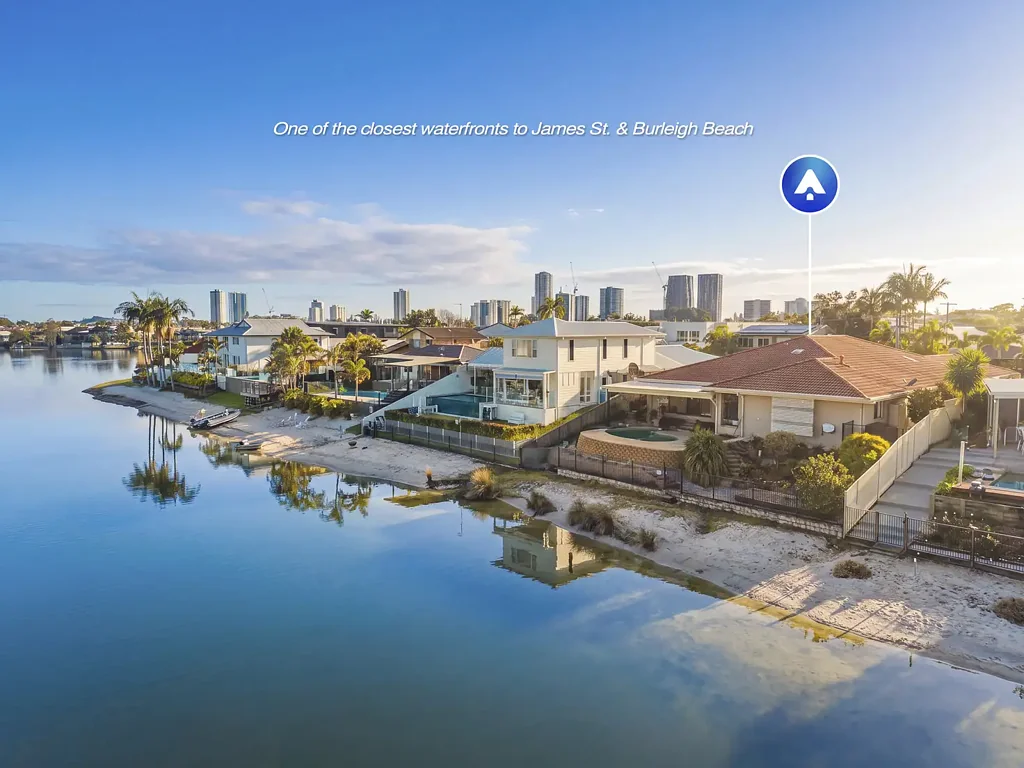 Burleigh Waters 5બેડરૂમ BEST STREET IN BURLEIGH – Large 828m2 Waterfront Block