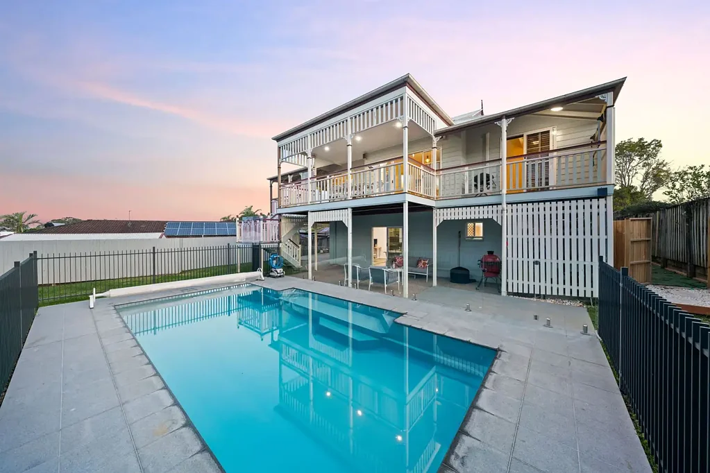 Thornlands 5 Bedroom Unique Family Home on  819sqm