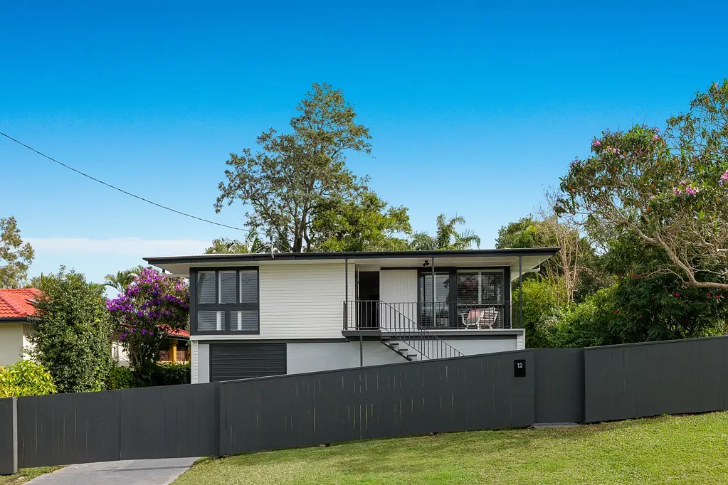 Chermside West 4બેડરૂમ Renovated Family Living in a Parkside Pocket