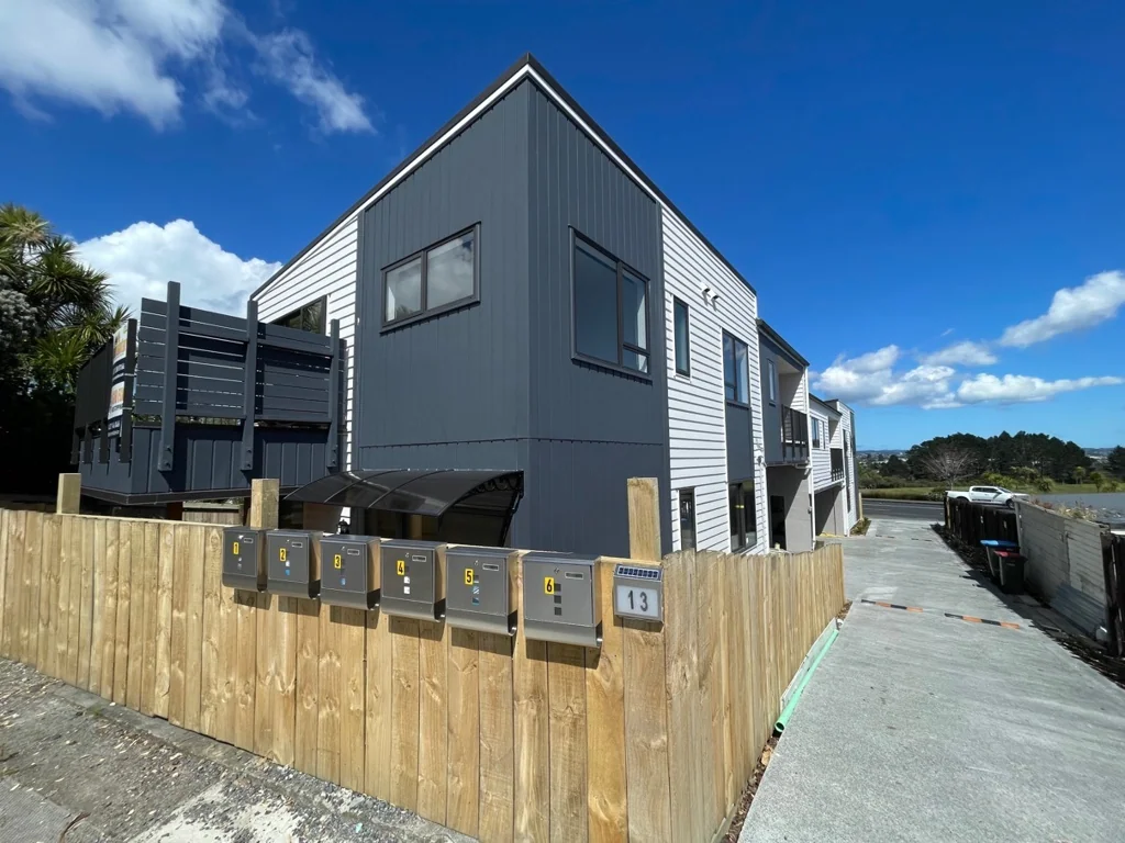 Beautiful Apartment at Blockhouse Bay