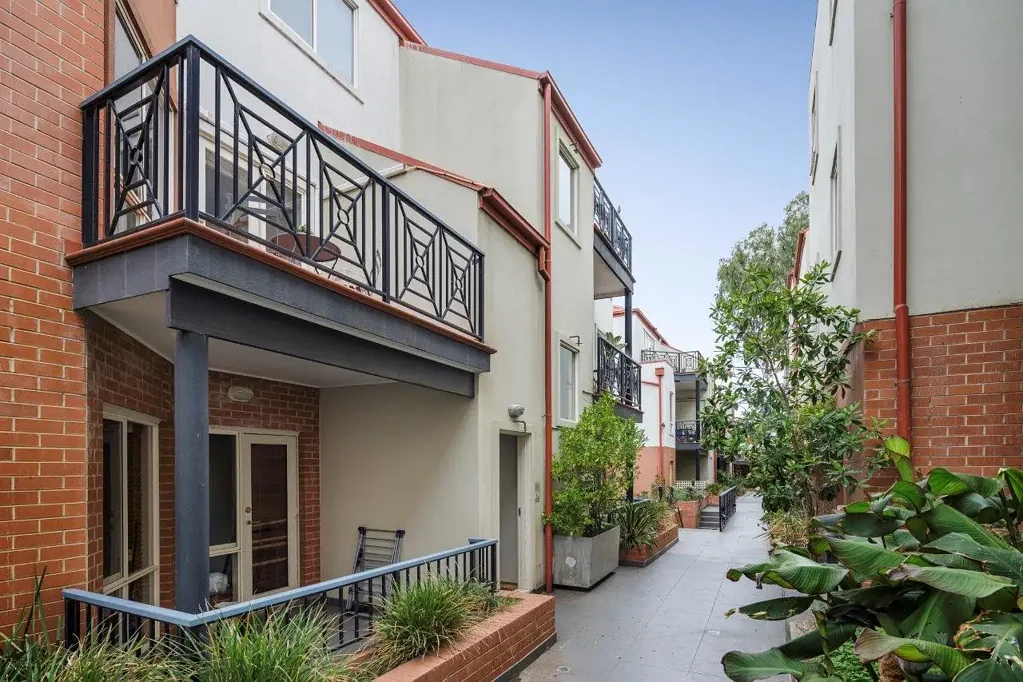 24/8-32 Howlett Street, Kensington, VIC 3031