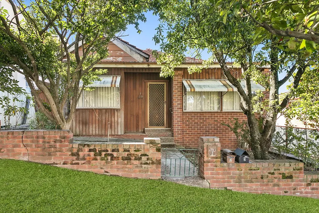 Wollongong 5Zimmer SP1 Zoned Medical Site with Holding Income