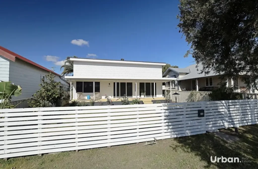 Three bedroom Home in Cessnock for Lease!