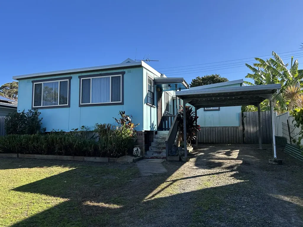 Charming Beach Cottage in Prime Location