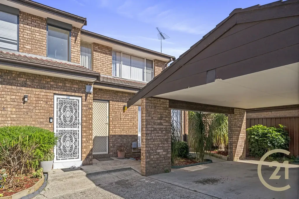 Lurnea 2ਬੈੱਡਰੂਮ GREAT INVESTMENT OR 1st HOME