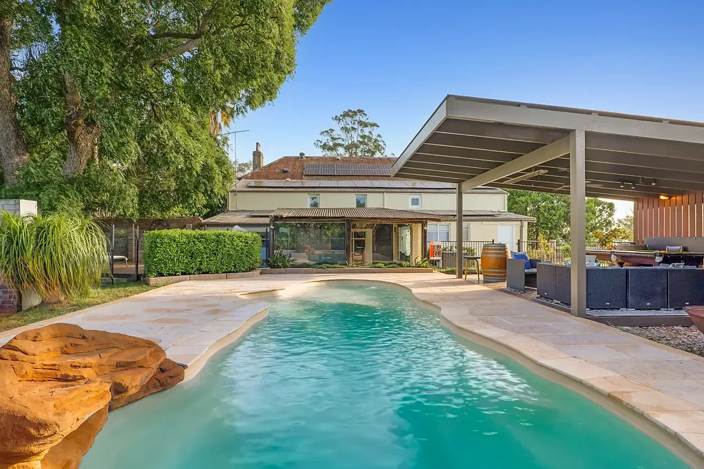 Clarendon 9ห้องนอน Where heritage elegance meets modern luxury - a landmark estate of timeless appeal