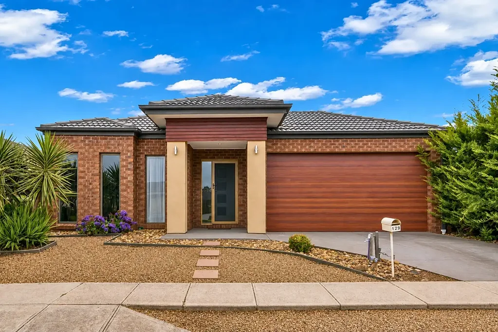 Manor Lakes 4 Bedroom Magnificent Family Residence or Premium 'Set & Forget' Investment!
